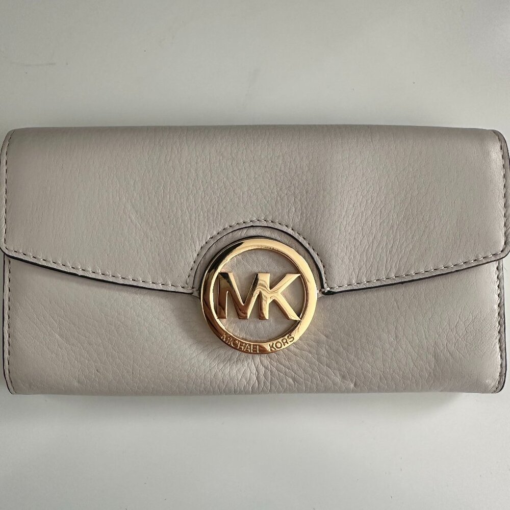 MICHAEL KORS Full Size Ivory Wallet